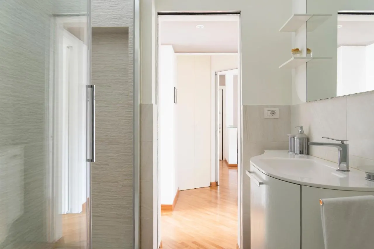 Milano Cosmopolitan Home 밀라노